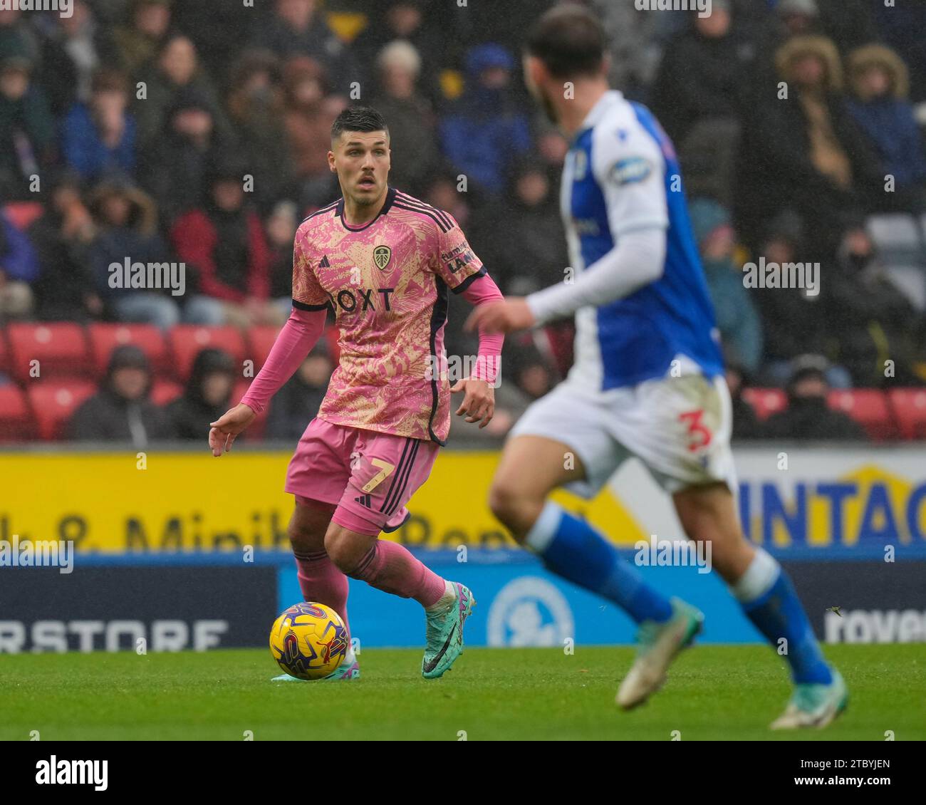 Blackburn, Royaume-Uni. 31 août 2023. Joël Piroe #7 de Leeds United lors du Sky Bet Championship Match Blackburn Rovers vs Leeds United à Ewood Park, Blackburn, Royaume-Uni, le 9 décembre 2023 (photo de Steve Flynn/News Images) à Blackburn, Royaume-Uni le 8/31/2023. (Photo Steve Flynn/News Images/Sipa USA) crédit : SIPA USA/Alamy Live News Banque D'Images