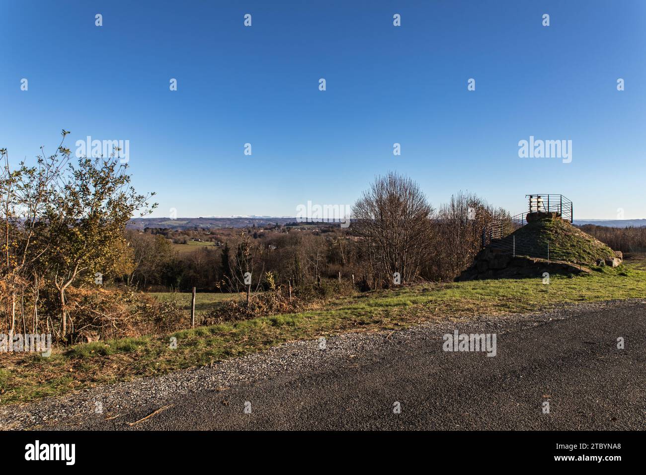 Panorama du Puy des Ferrières sur les monts d'Auvergne Banque D'Images