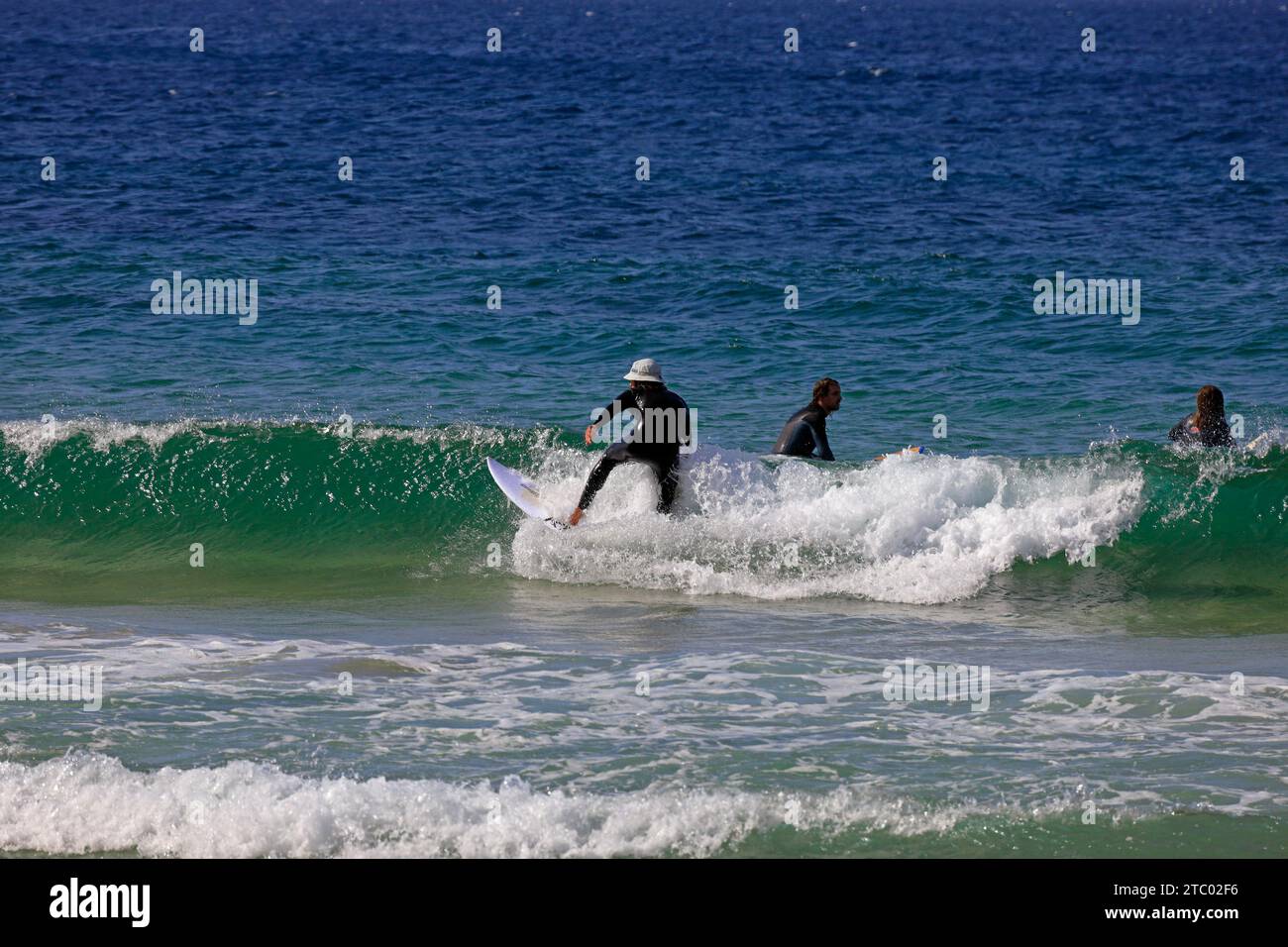 Surf à Pedra Beach, El Cotillo, Fuerteventura, Îles Canaries, Espagne. Prise en novembre 2023 Banque D'Images