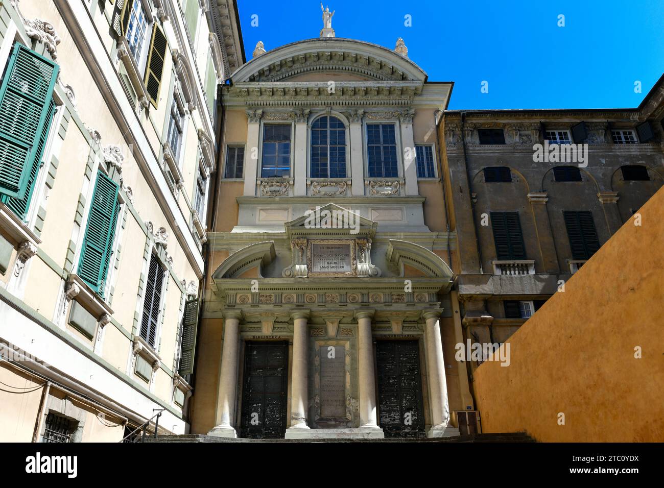 L'ancienne église des Saints Gerolamo et Francesco Saverio dans le centre historique de Gênes, autrefois utilisé à des fins religieuses Banque D'Images