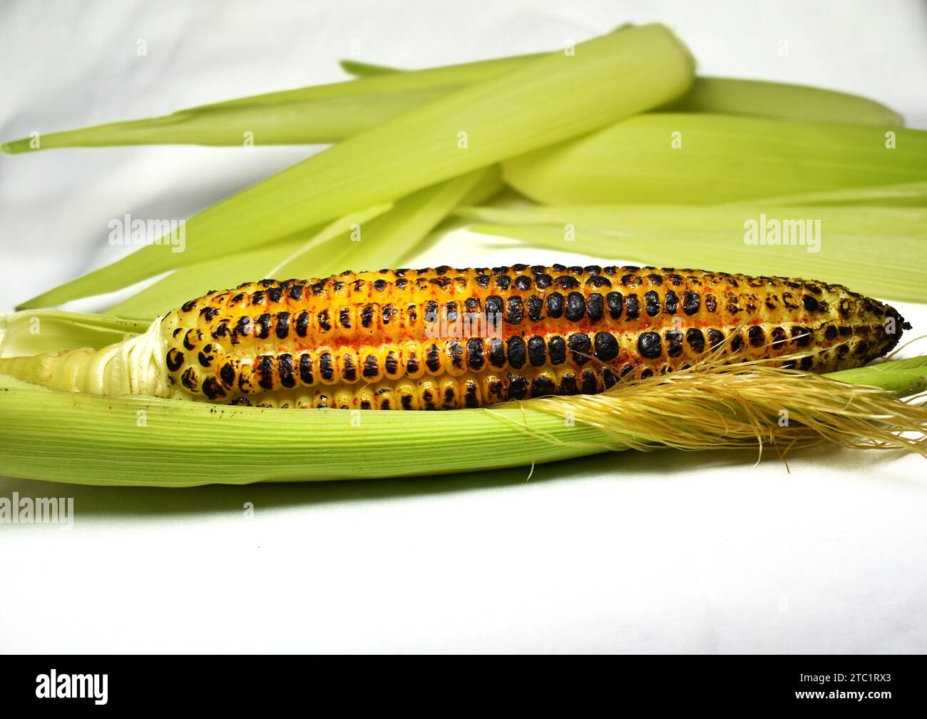 Maïs grillé frais dans le fond ambiant Banque D'Images