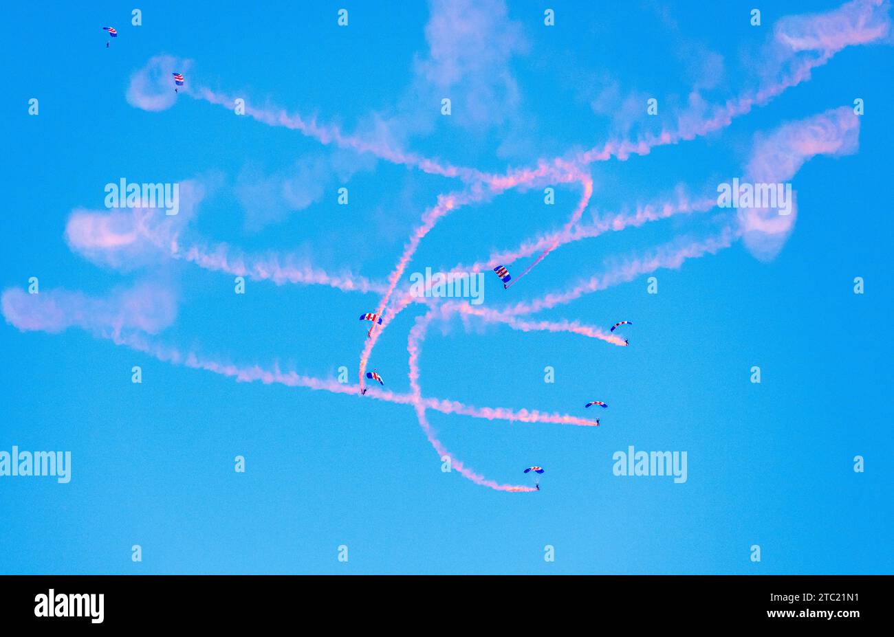 RAF Falcons, parachute Display Team, Jersey International Airshow Banque D'Images