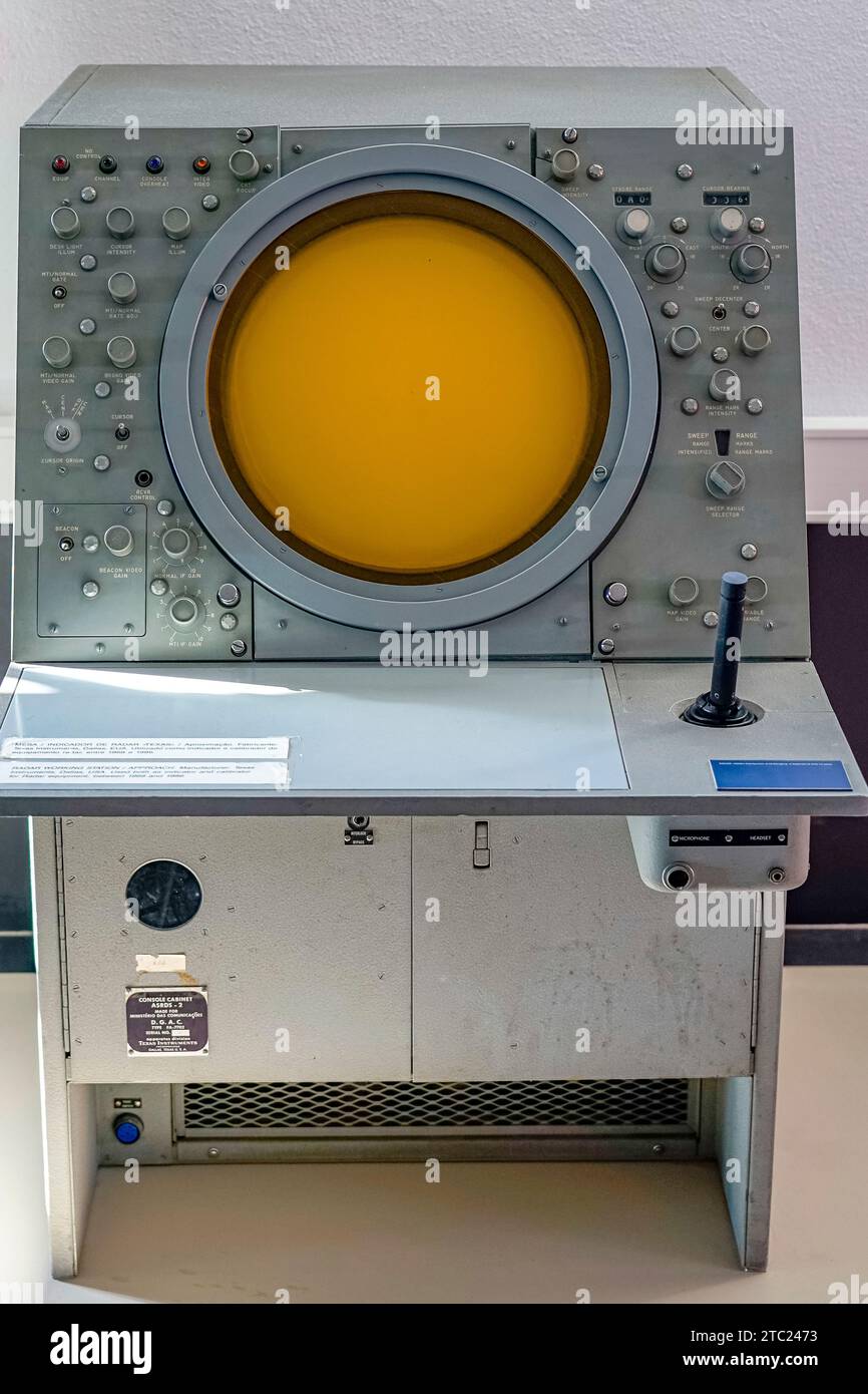 vieux lits radar utilisés dans l'aviation civile dans les années 70 et 80 Banque D'Images
