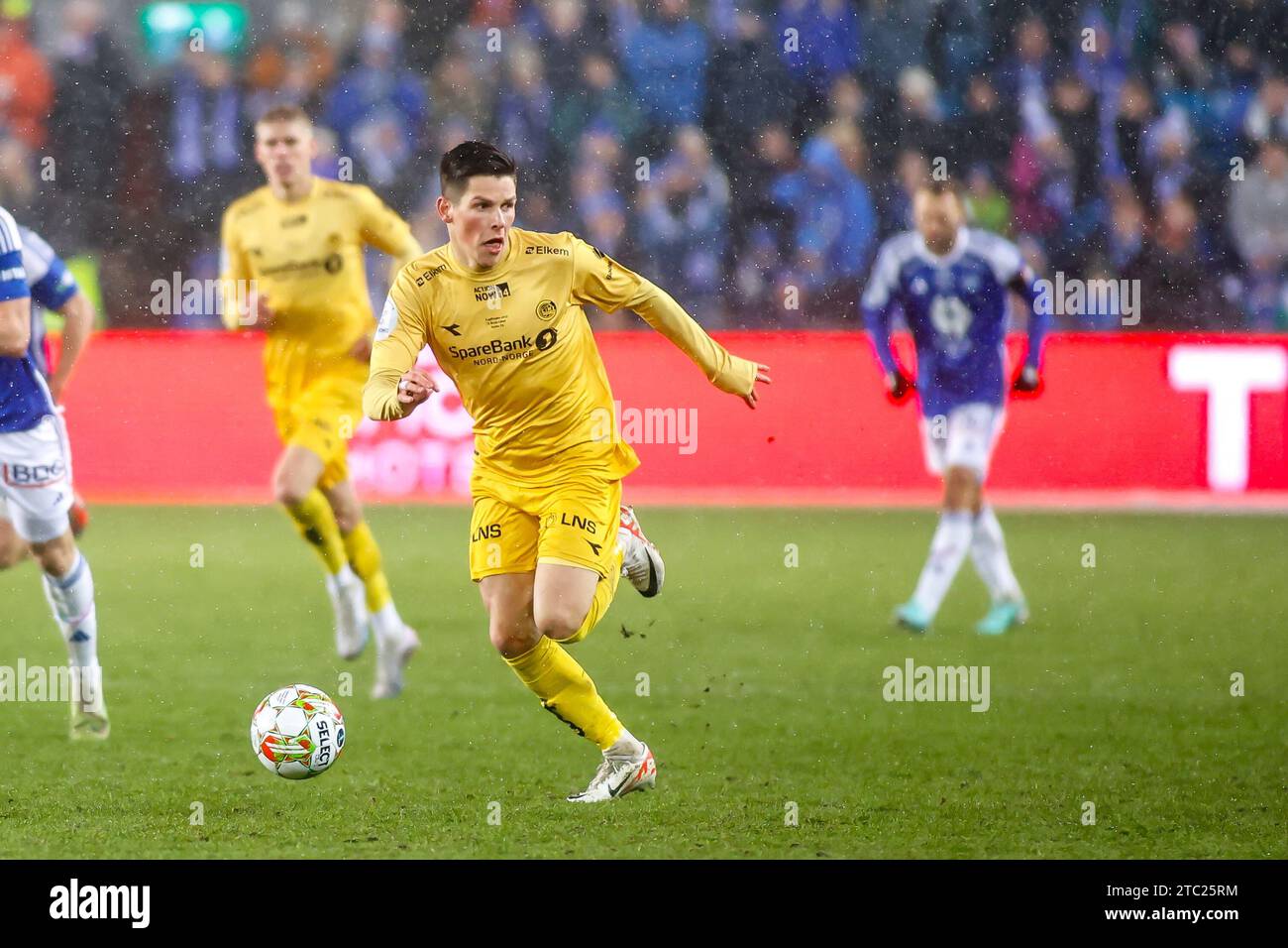 Oslo, Norvège, 9 décembre 2023. Sondre Brunstad FET de Bodø/Glimt sur le ballon de la finale de la coupe de Norvège entre Bodø/Glimt et Molde au stade Ullevål à Oslo crédit : Frode Arnesen/Alamy Live News Banque D'Images