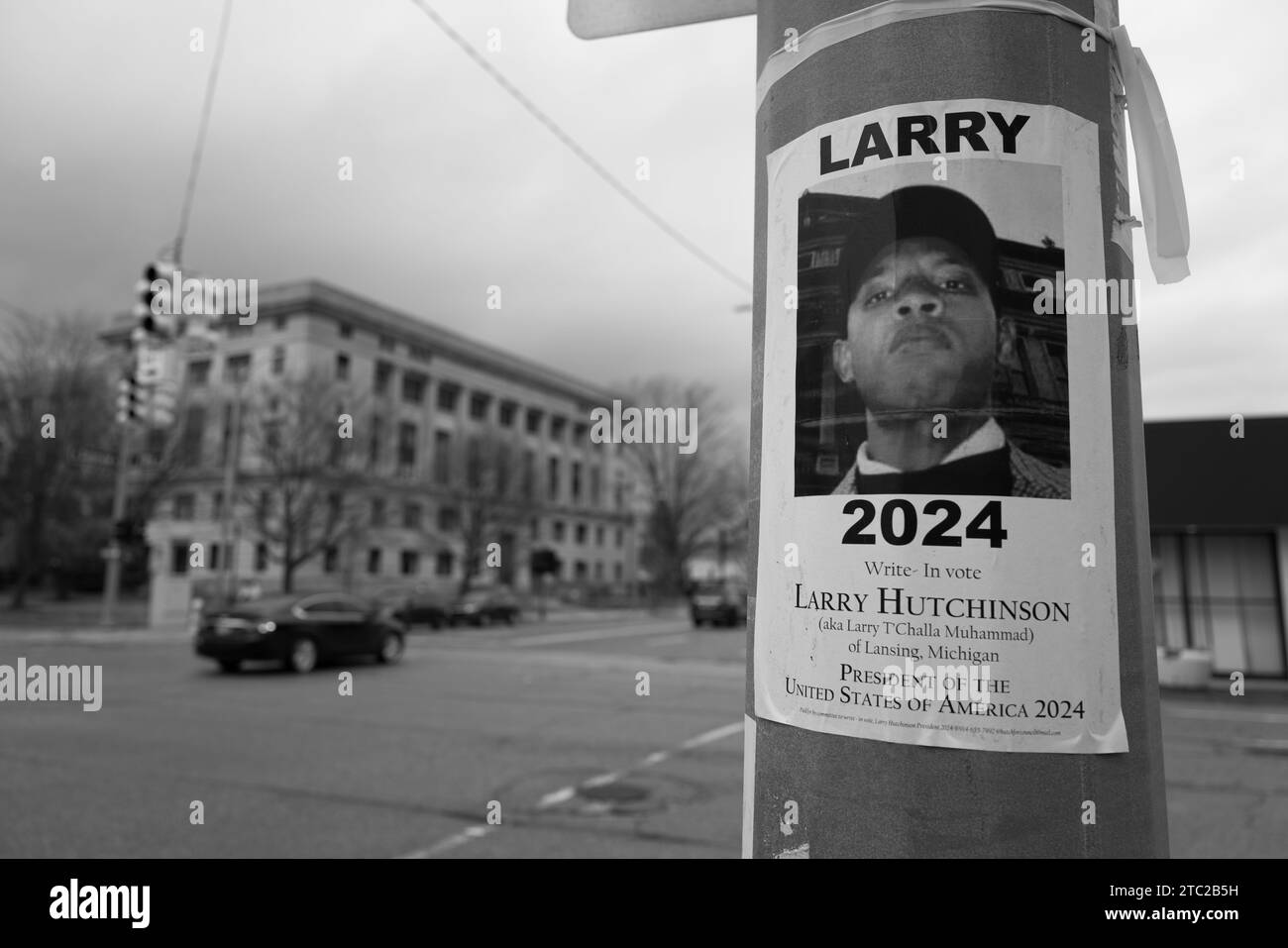 Signe de promotion de Larry Hutchinson comme candidat écrit pour l'élection présidentielle américaine de 2024, dans le centre-ville de Flint Michigan USA Banque D'Images