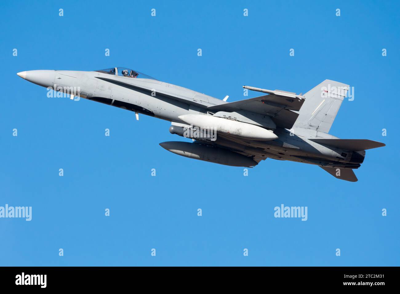 Avión de combate F-18 Hornet despegando Banque D'Images