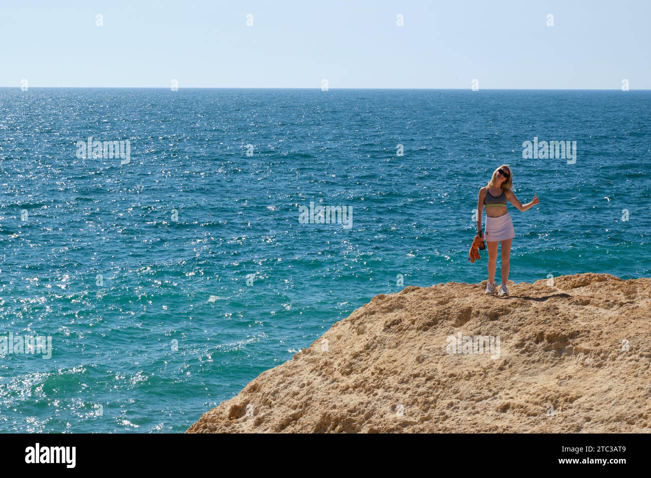 Falaises et promenades côtières à l'est de Carvoeiro Algarve Portugal Banque D'Images