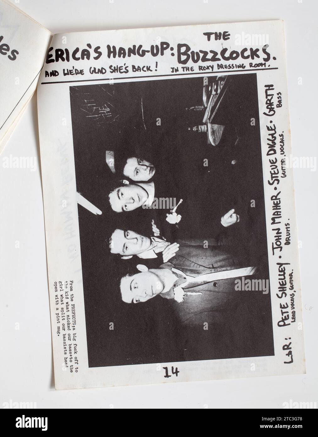 Buzzcocks photo dans les années 1970 SNIFFIN 'COLLE Punk Rock Fanzine Magazine Banque D'Images