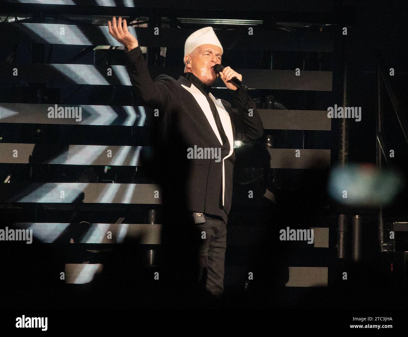 Bogota, Colombie. 09 décembre 2023. Neil Tennant, le chanteur du duo PET Shop Boys, se produit à Bogota, en Colombie, le 9 décembre 2023. (Photo de Daniel Garzon Herazo/NurPhoto) crédit : NurPhoto SRL/Alamy Live News Banque D'Images
