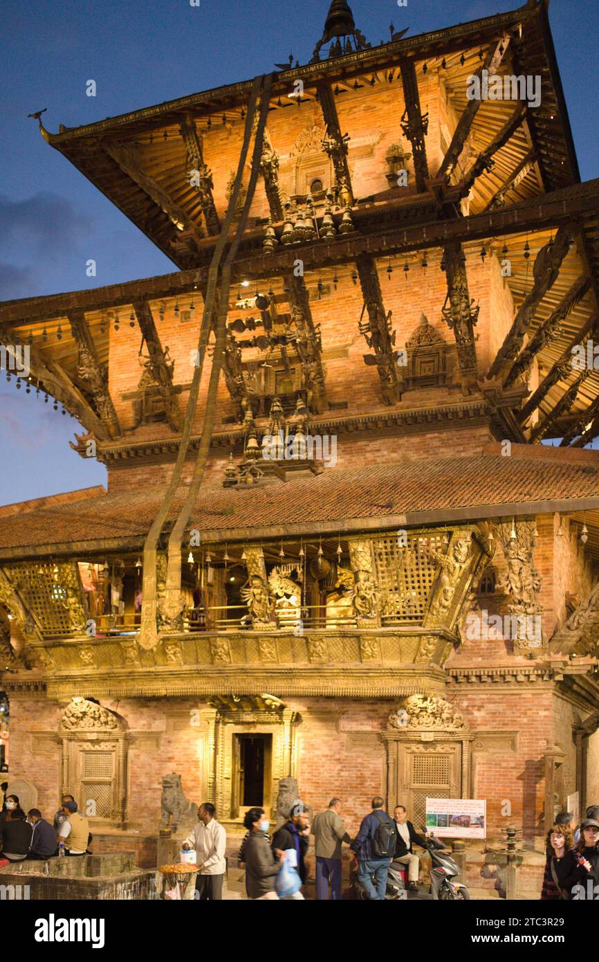 Népal, Patan, Durbar Square, Bhimsen Temple, peuple, Banque D'Images