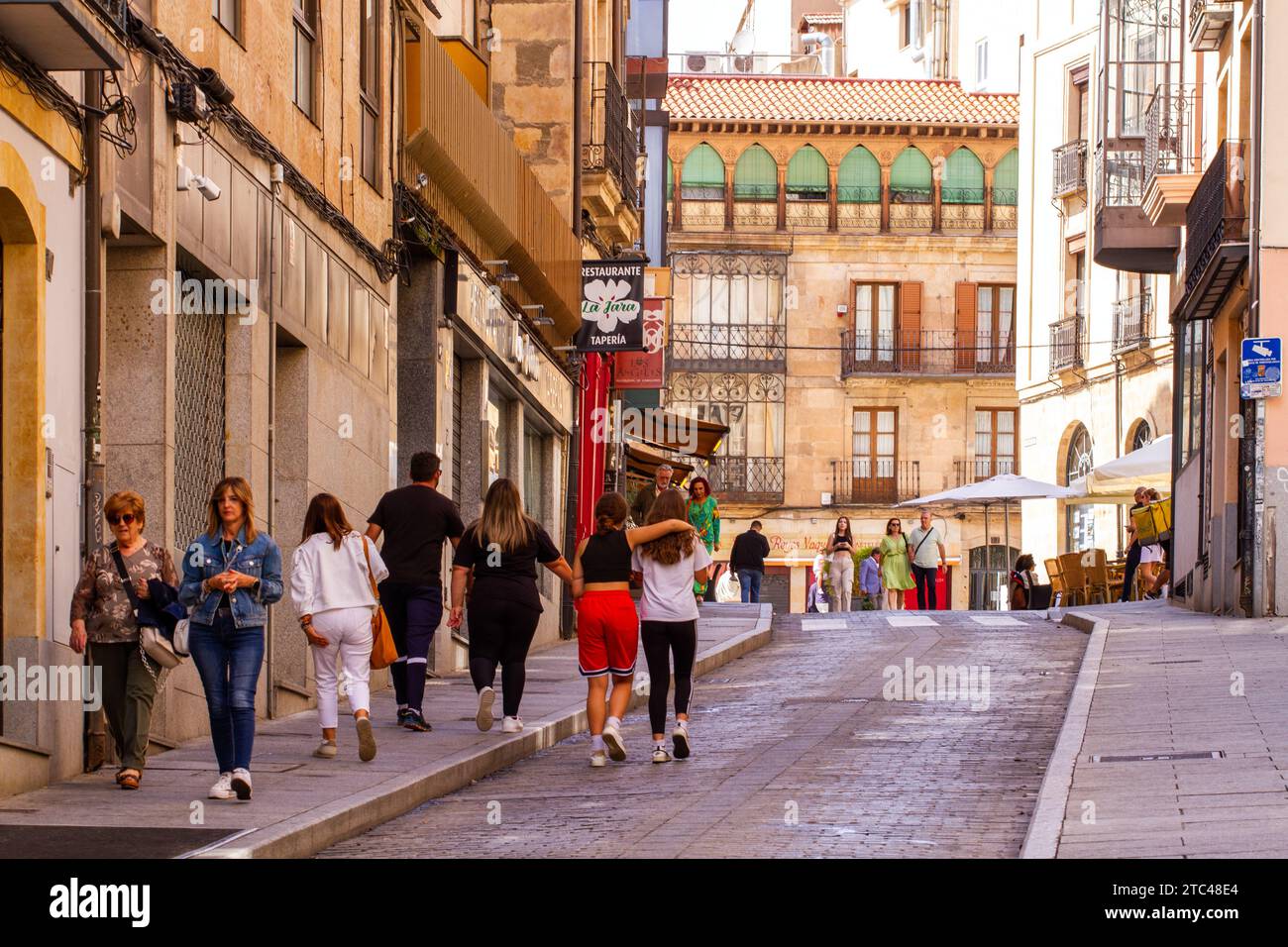 Touristes et vacanciers dans la ville espagnole de Salamanque Espagne Banque D'Images