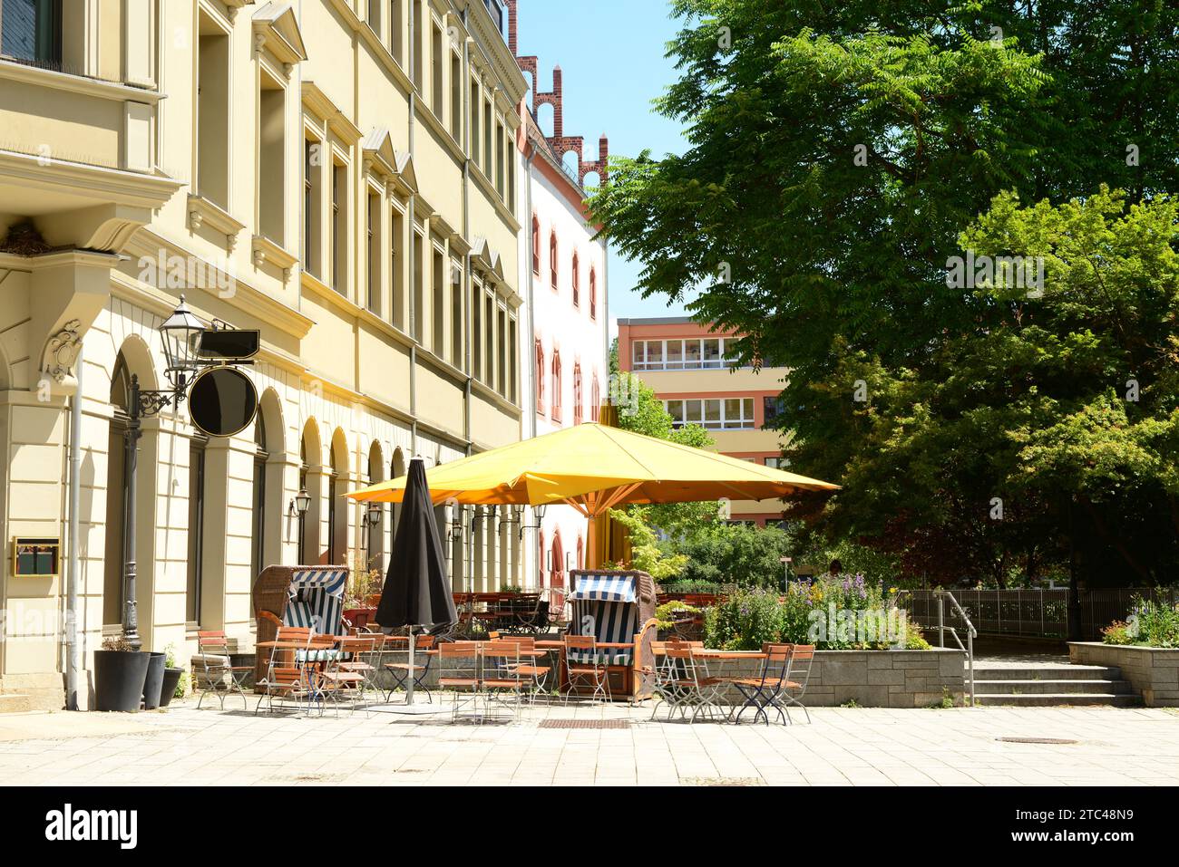 Vue sur le café de rue dans la ville Banque D'Images