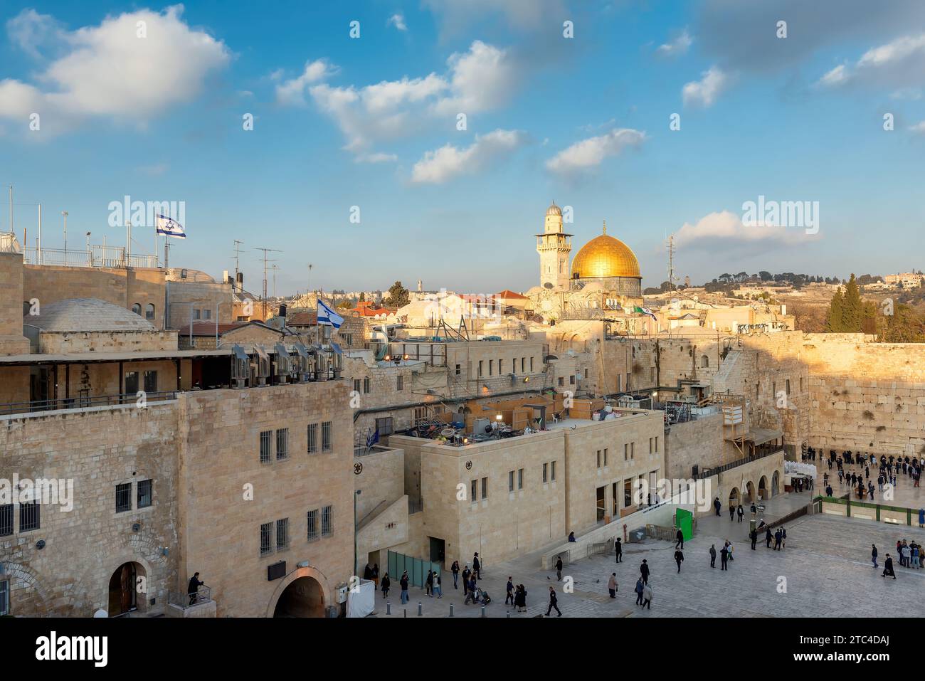 Mur occidental et dôme doré du Rocher au coucher du soleil, Jérusalem, Israël. Banque D'Images