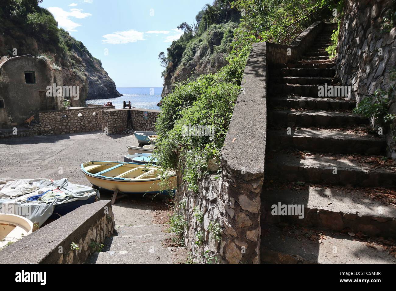 Torca - Inizio del sentiero dalla Spiaggia di Crapolla Banque D'Images