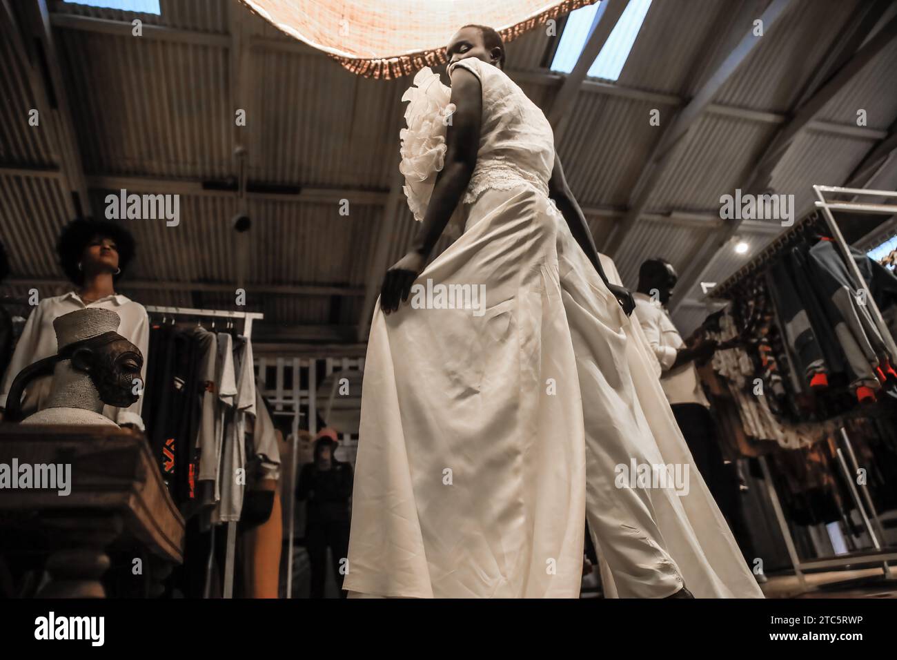 Nairobi, Kenya. 23 novembre 2023. Nyibol Kuir, mannequin de 25 ans, est