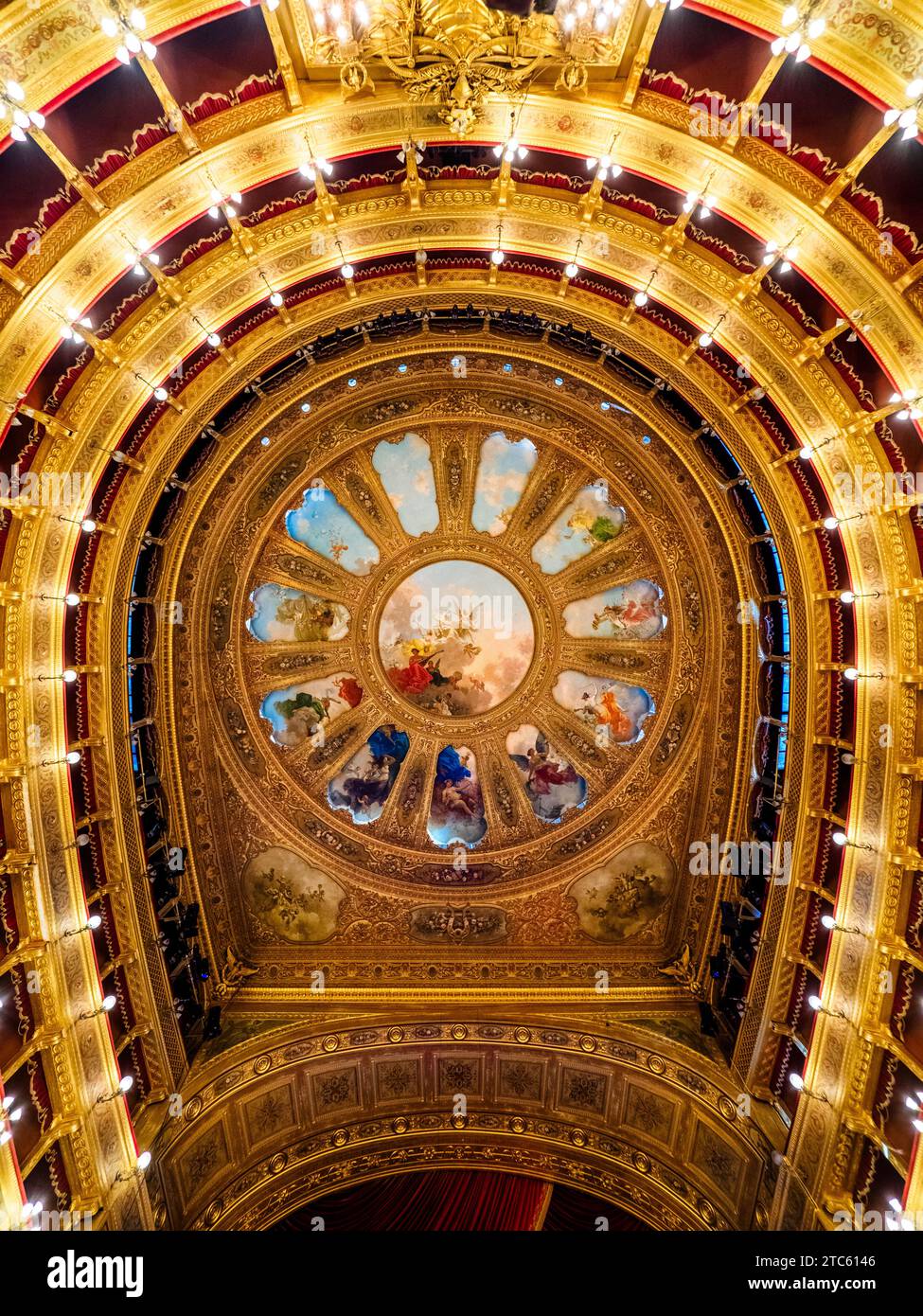Plafond décoré dans l'opéra Teatro Massimo Vittorio Emanuele - Palerme, Italie Banque D'Images