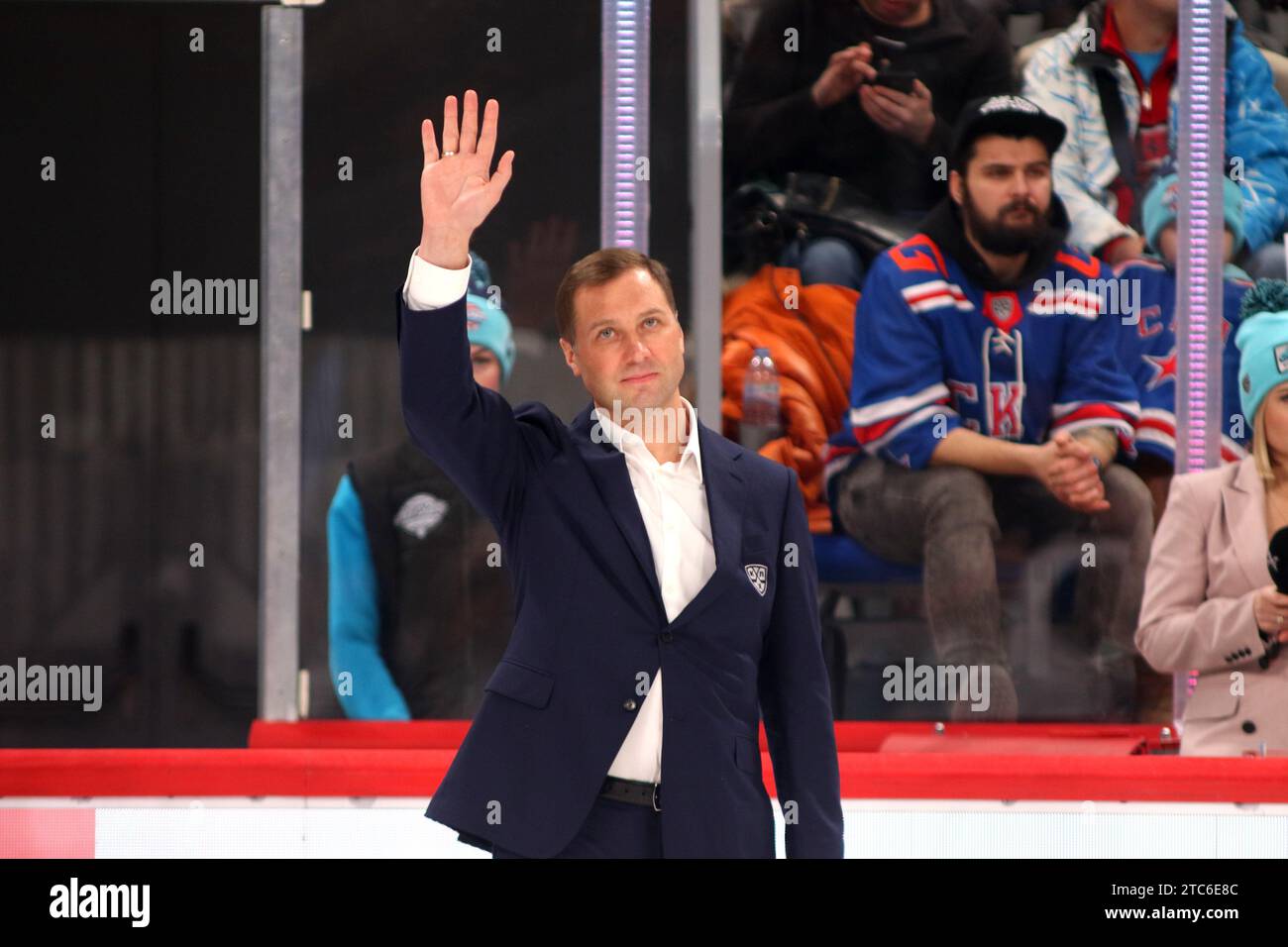 Saint-Pétersbourg, Russie. 10 décembre 2023. Alexei Morozov, président de la KHL lors de la cérémonie de remise des prix pour la troisième place du match des étoiles de la KHL 2023 au SKA Arena de St. Petersburg, Russie. (Note finale ; Div Bobrova 7:4 Div Chernysheva) crédit : SOPA Images Limited/Alamy Live News Banque D'Images