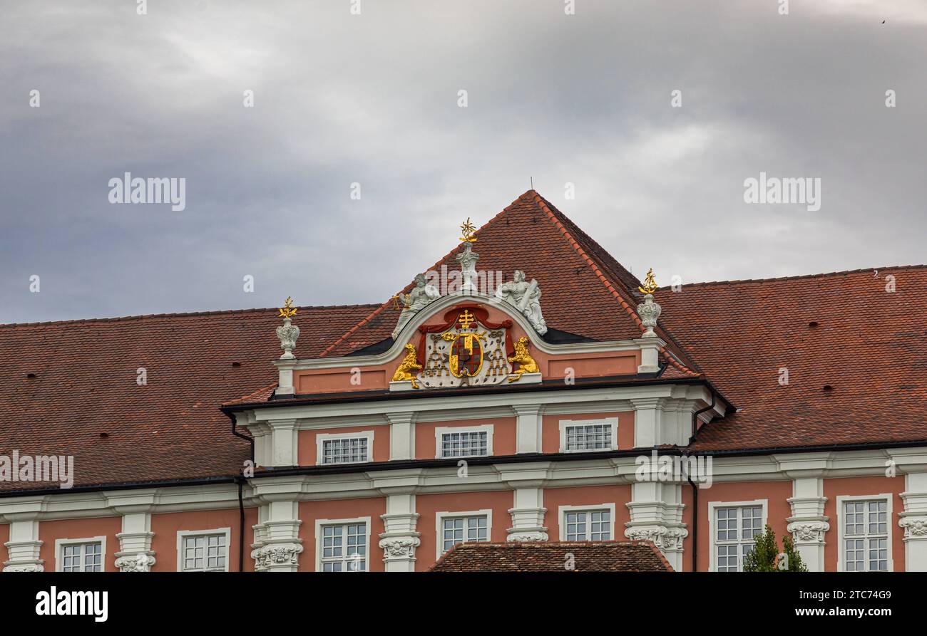Schloss Mainau Das Schloss Mainau vom Bodensee aus gesehen. Insel Mainau, Deutschland, 13.07.2022 *** Château de Mainau Château de Mainau vu du lac Constance Mainau Island, Allemagne, 13 07 2022 crédit : Imago/Alamy Live News Banque D'Images
