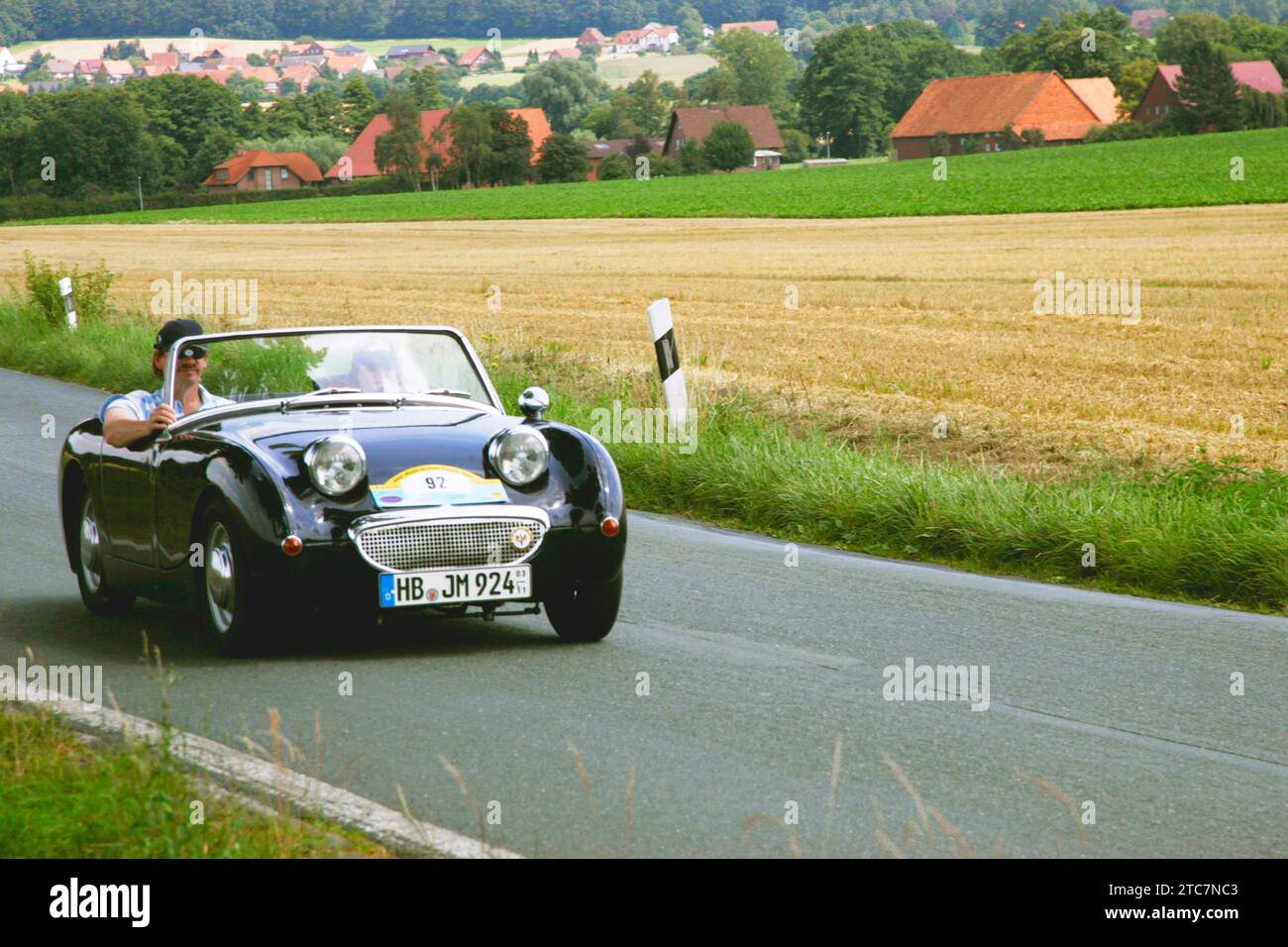 Von der ADAC - Niedersachsen - Classique 2007. Hier Austin Healey Sprite MK 1 BJ. 1959 - auf der L444 zwischen Bad Nenndorf/Reinsen und Stadthagen am 21.07.2007. *** De l'ADAC Niedersachsen Classic 2007 ici Austin Healey Sprite MK 1 BJ 1959 sur la L444 entre Bad Nenndorf Reinsen et Stadthagen sur 21 07 2007 Banque D'Images