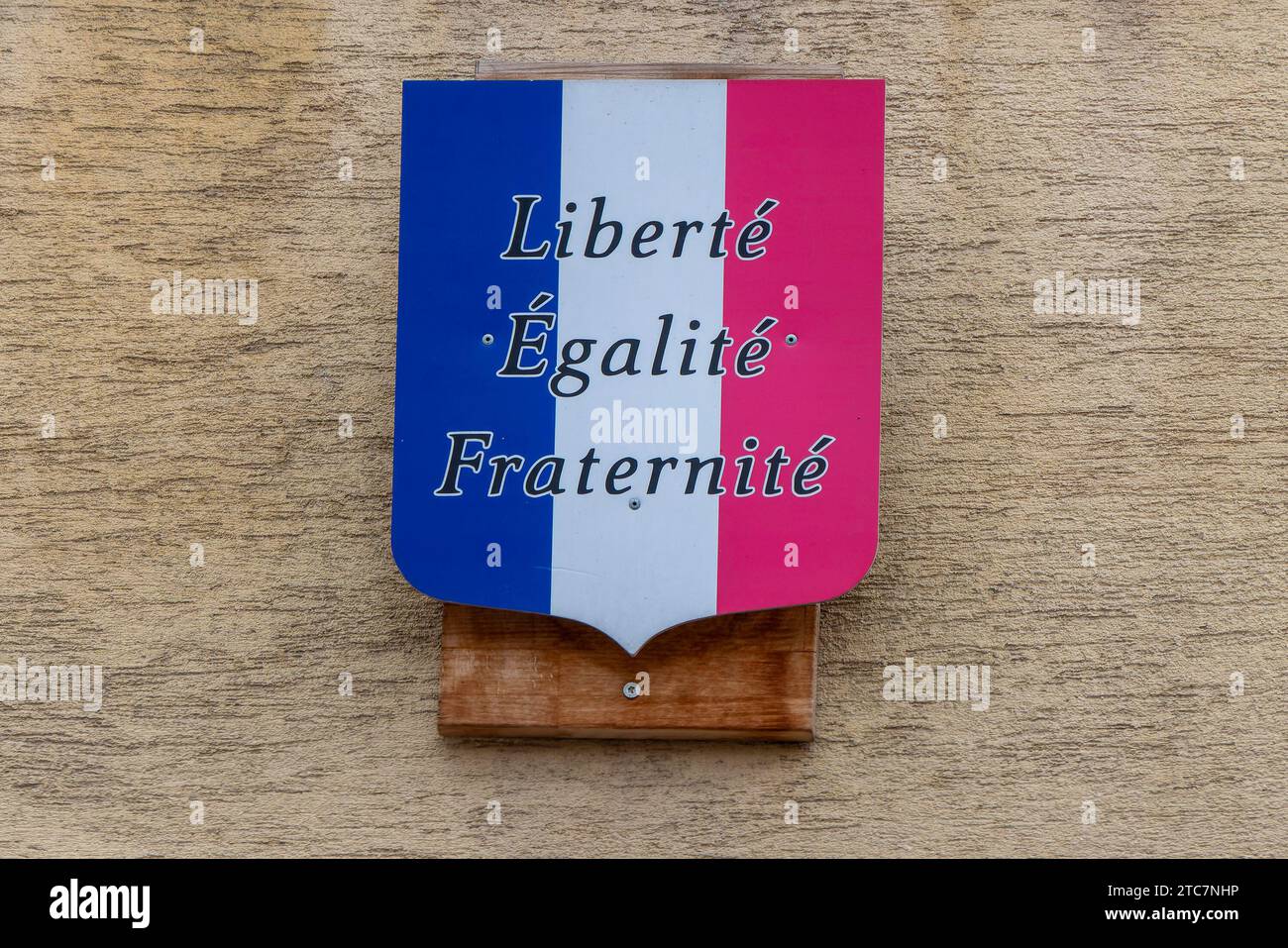Drapeau France Liberté Égalité Fraternité 90x60 Cm - Polyester Résistant - Fourreau Pour Hampe