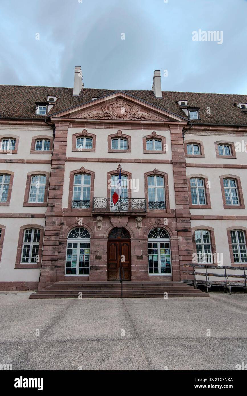 Colmar, France, 23 juillet 2023. La nouvelle médiathèque de Colmar a été créée sur le site de l’ancien hôpital. Banque D'Images