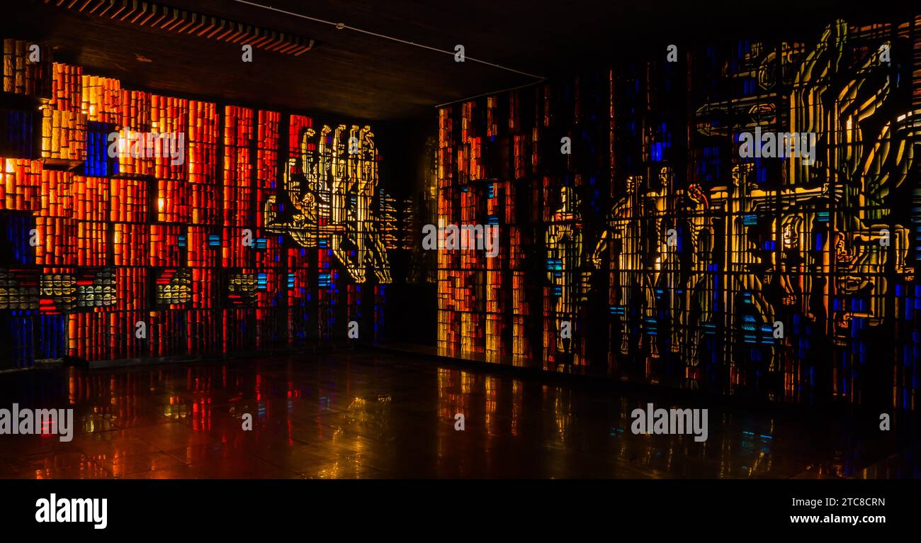 Une image de l'art du verre à l'intérieur du Musée du neuvième fort, Lituanie Banque D'Images
