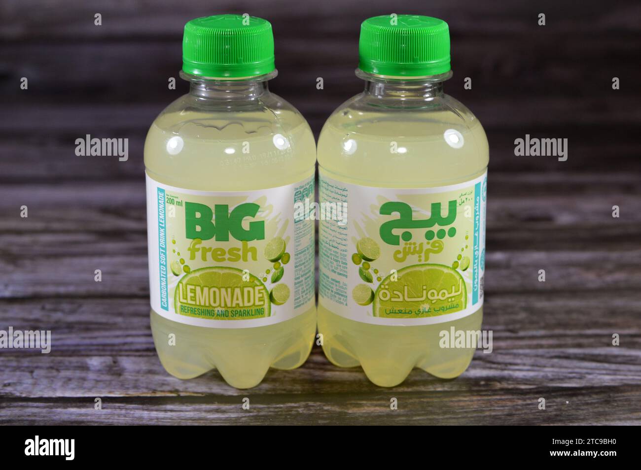 Le Caire, Égypte, décembre 3 2023 : limonade Big soda rafraîchissant et pétillant boisson gazeuse, boisson gazeuse avec saveur spéciale, avec de délicieuses saveurs différentes Banque D'Images