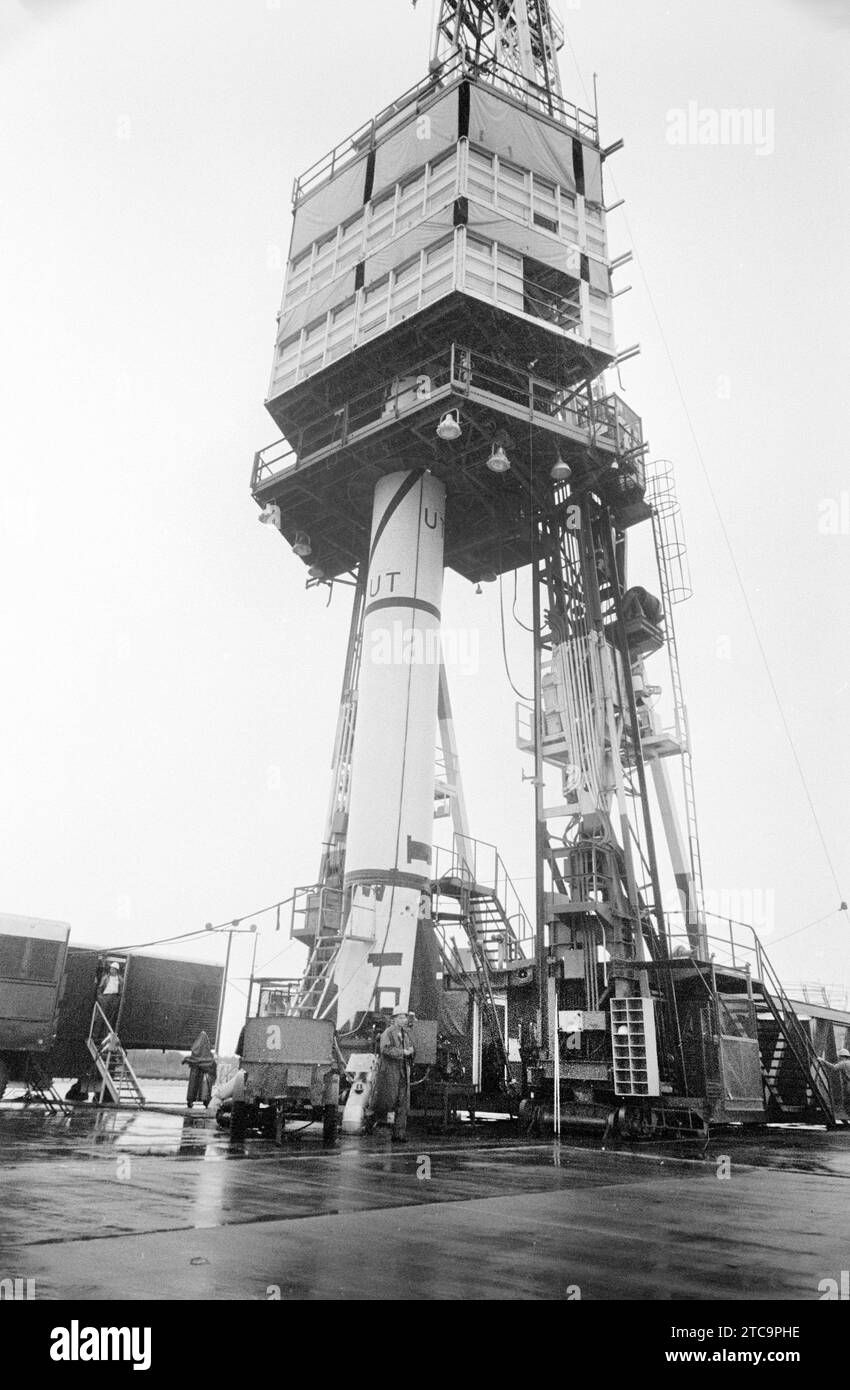 Fusée Jupiter-C dans une tour de portique, Patrick Air Force base, Floride, États-Unis, Thomas J. O'Halloran, U.S. News & World Report Magazine Photography Collection, 19 mars 1958 Banque D'Images