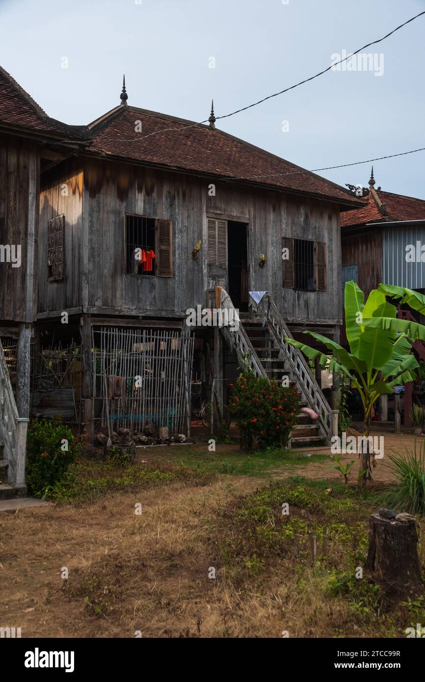 Logement le long de la route de Siem Reap à Kampong Cham au Cambodge Banque D'Images