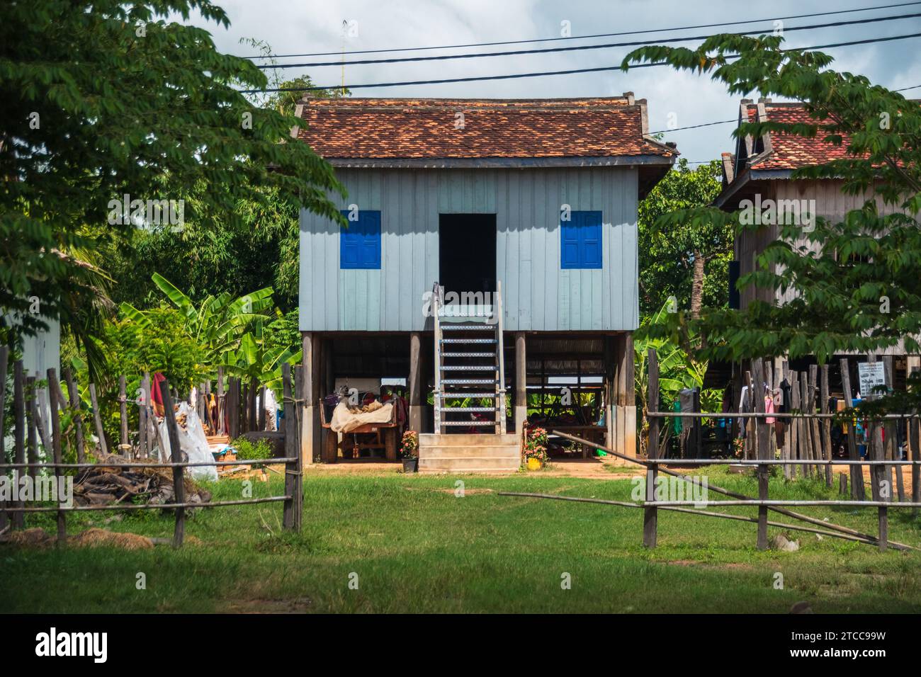 Logement le long de la route de Siem Reap à Kampong Cham au Cambodge Banque D'Images