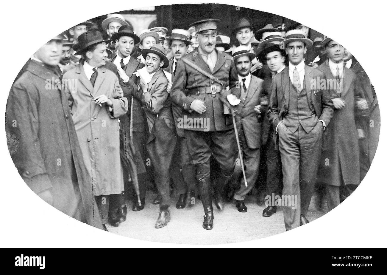Madrid, 09/14/1923. Le général Miguel Primo de Rivera, quittant le Palais Royal après avoir reçu du roi Alphonse XIII, le pouvoir de former un gouvernement. Crédit : Archivo ABC / Album Banque D'Images