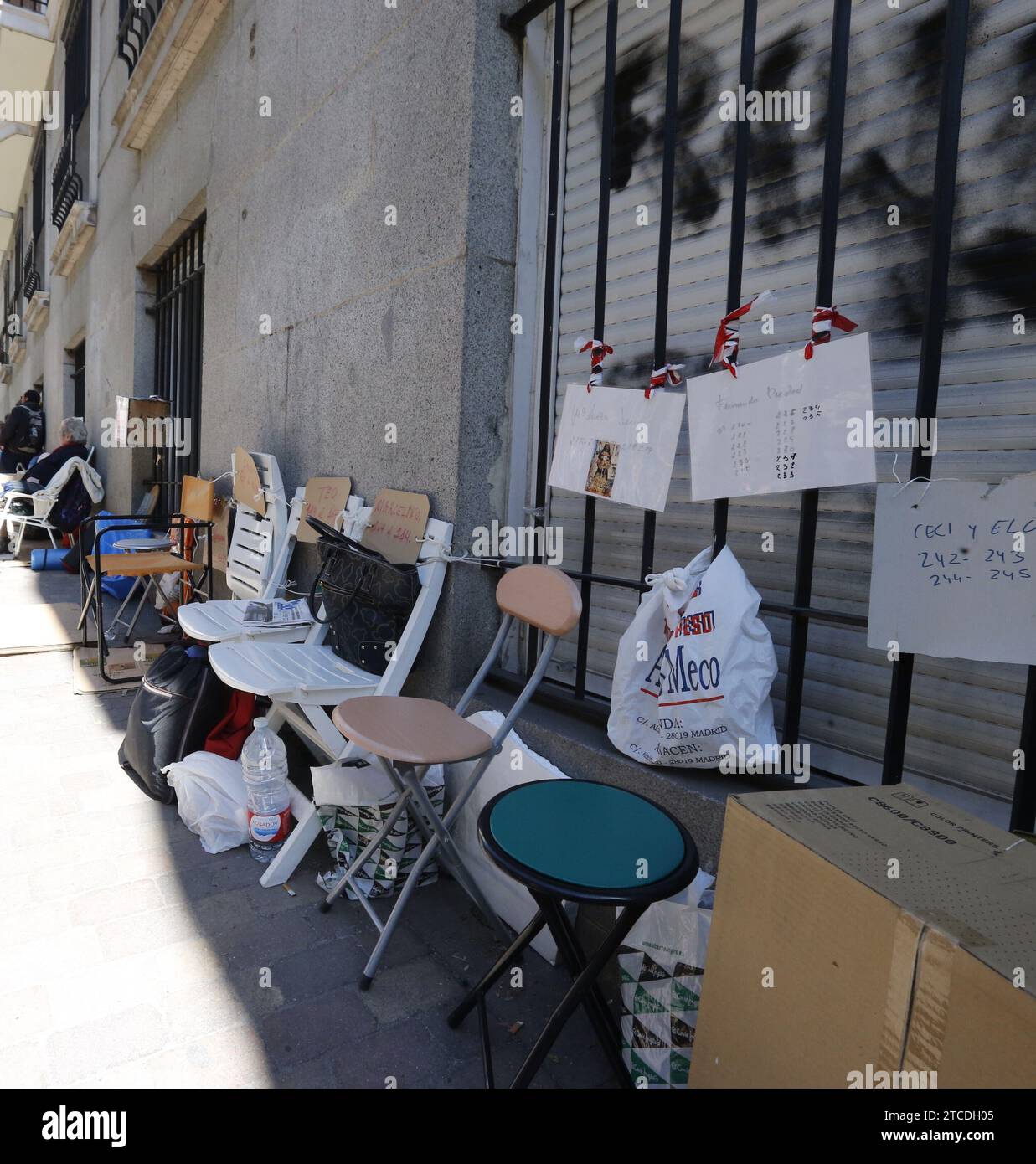 Madrid, 03/03/2016. Files d'attente de paroissiens devant la basilique de Jesús de Medinaceli, comme chaque premier vendredi de mars, pour embrasser les pieds du saint. Photo : Jaime García ARCHDC. Crédit : Album / Archivo ABC / Jaime García Banque D'Images