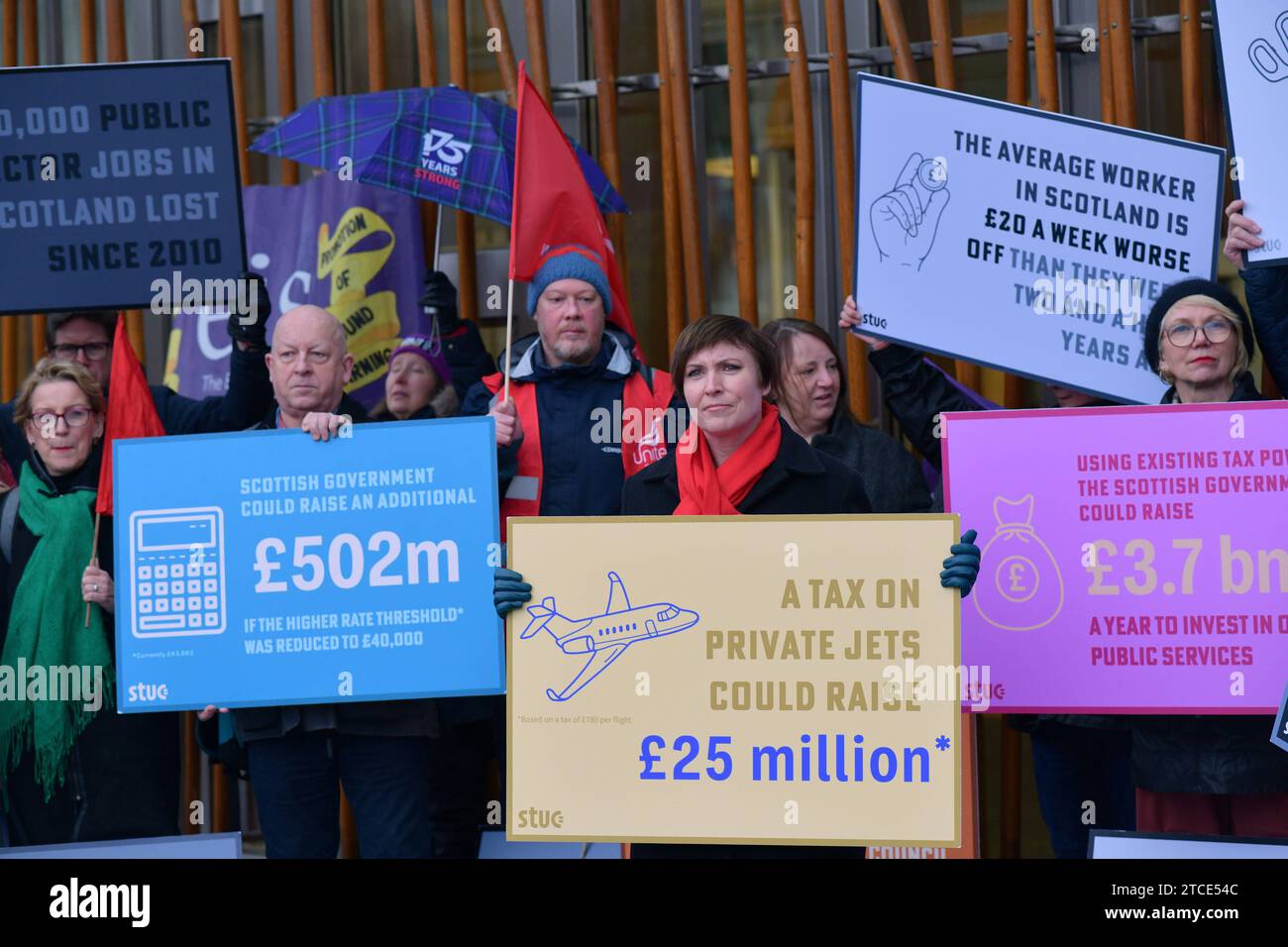 Édimbourg Écosse, Royaume-Uni 12 décembre 2023. le secrétaire général du Scottish Trades Union Congress Roz foyer avec des syndicalistes se réunissent au Parlement écossais pour appeler à un budget équitable pour les travailleurs. crédit sst/alamy live news Banque D'Images