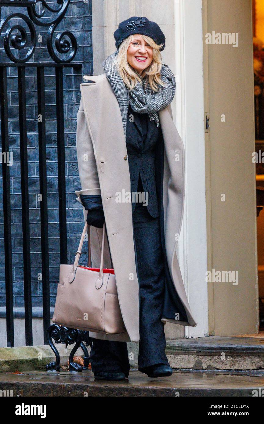 Londres, Royaume-Uni. 12 décembre 2023. Esther McVey, ministre sans portefeuille, à Downing Street pour une réunion du Cabinet. Crédit : Mark Thomas/Alamy Live News Banque D'Images