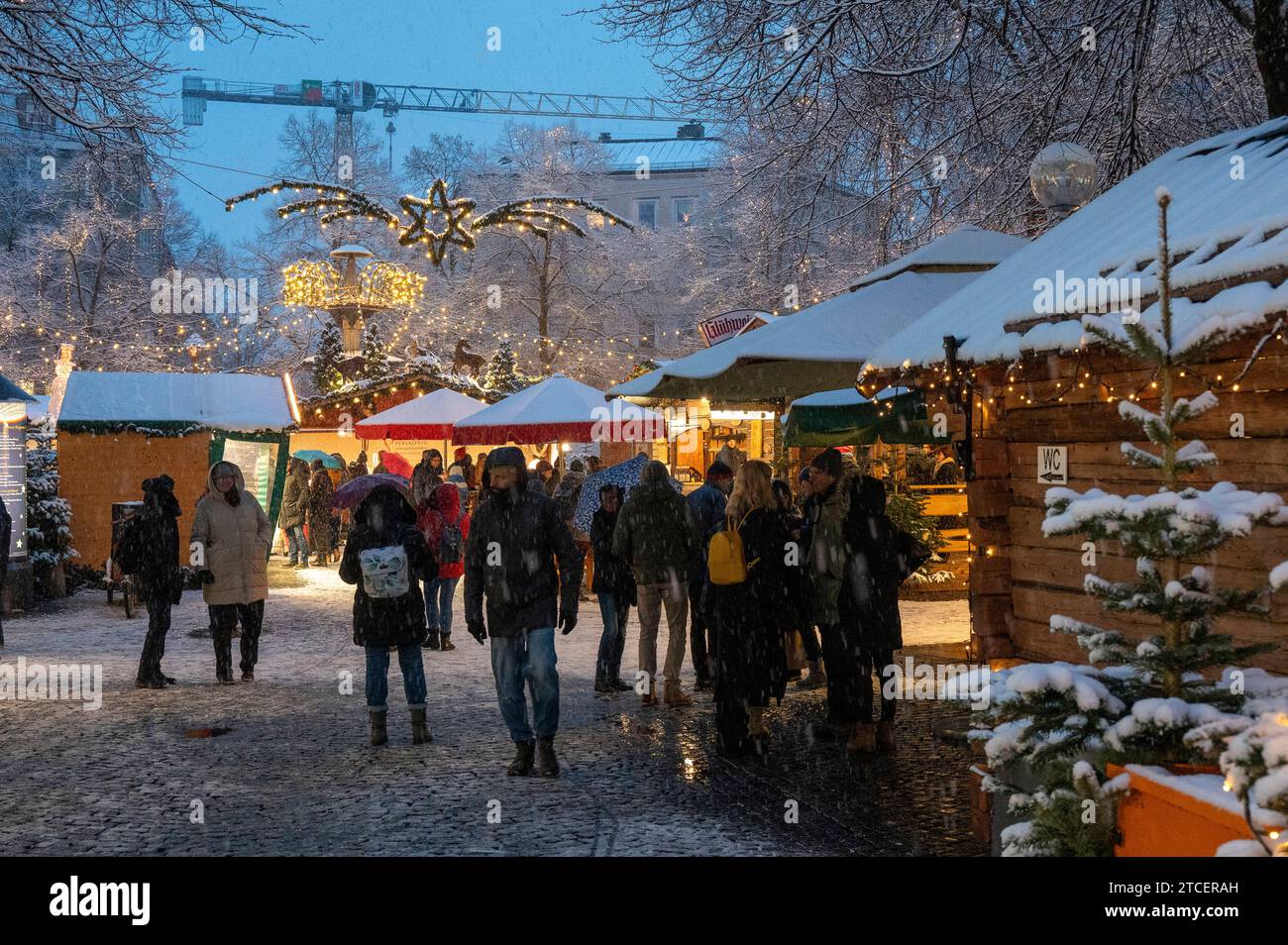 Muenchen, Haidhausen, der Haidhauser Weihnachtsmarkt am Weissenburger