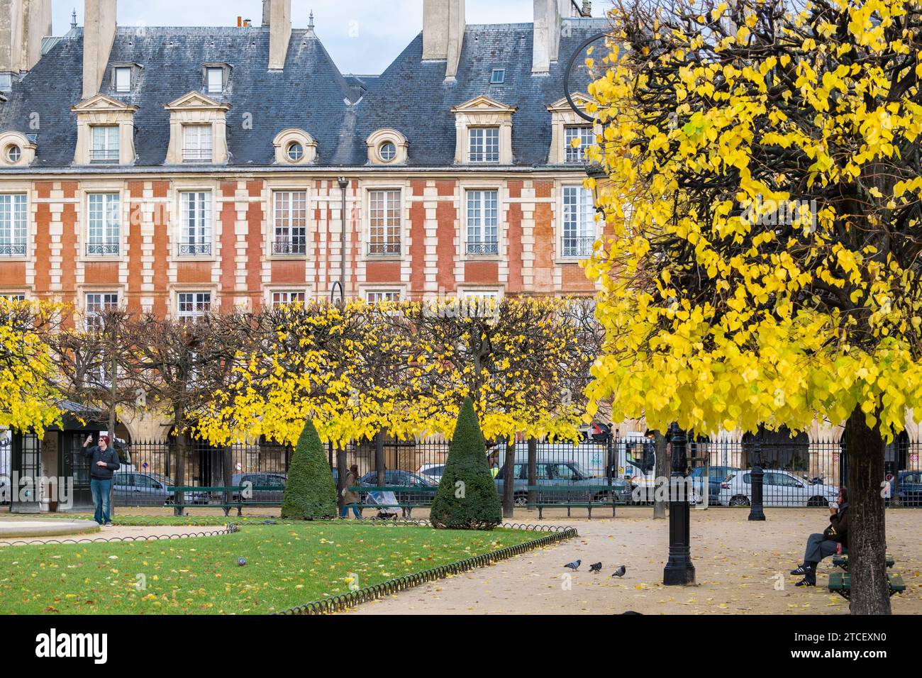 Paris, France, place des Vosges dans le marais à Paris pendant l'hiver, éditorial seulement. Banque D'Images