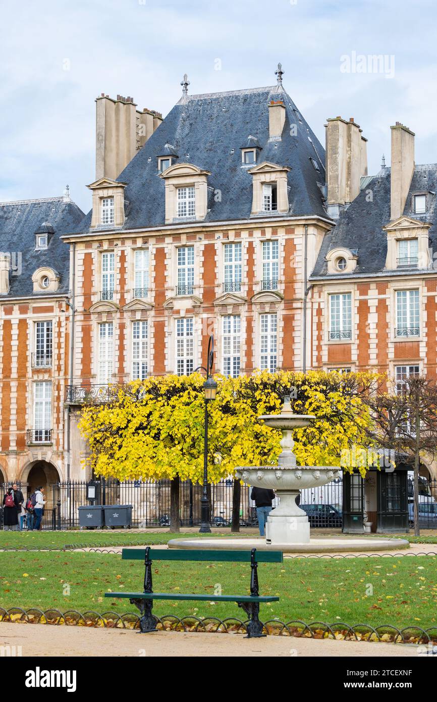 Paris, France, place des Vosges dans le marais à Paris pendant l'hiver, éditorial seulement. Banque D'Images