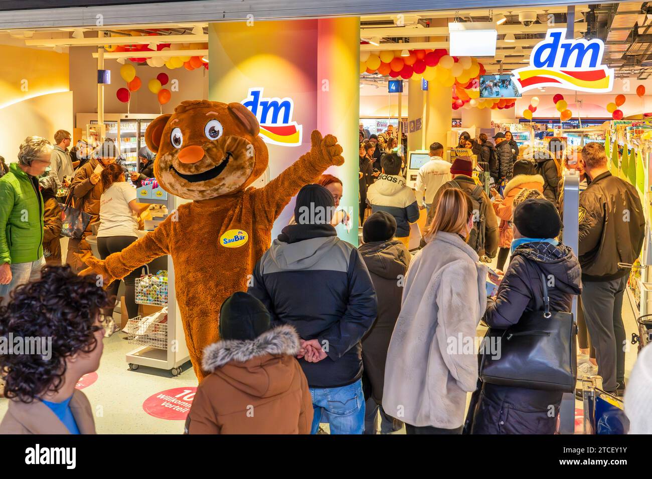 Neuer dm Drogeriemarkt im UBahnhof Sendlinger Tor, München