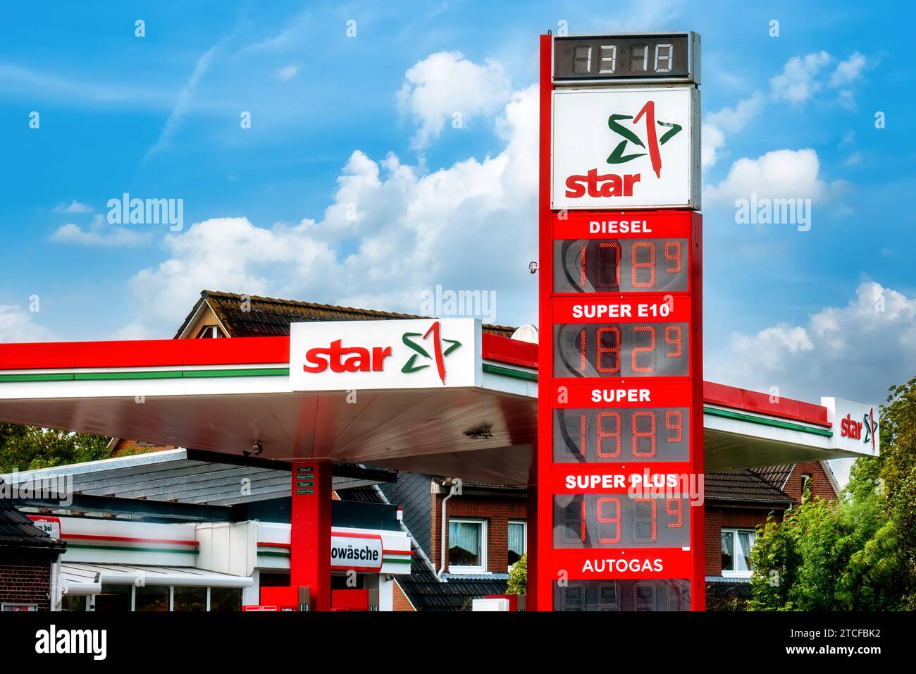 Leer, Allemagne- 16.09.2023 : Station essence Star dans le centre-ville de Leer Banque D'Images