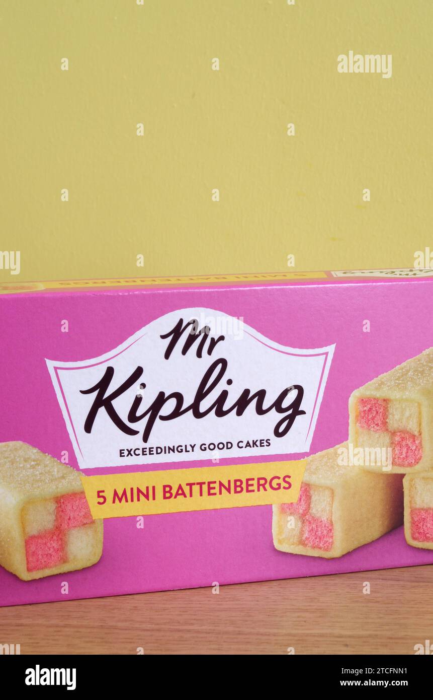 Paquet de 5 mini gâteaux Battenbergs MR Kipling Banque D'Images