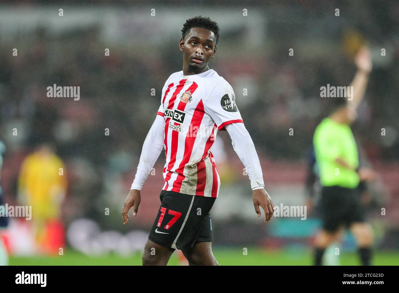 Sunderland, Royaume-Uni. 12 décembre 2023. Le milieu de terrain de Sunderland Abdoullah Ba (17) lors du match de championnat Sunderland AFC v Leeds United FC skybet EFL au Stadium of Light, Sunderland, Angleterre, Royaume-Uni le 12 décembre 2023 Credit : Every second Media/Alamy Live News Banque D'Images