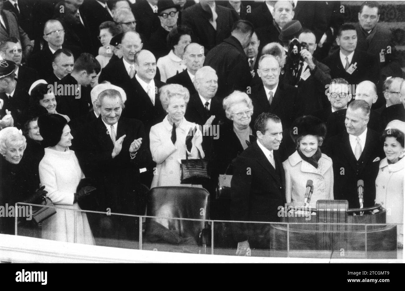 01/19/1969. Cérémonie d'assermentation de Richard Nixon, à ses côtés son épouse et le vice-président, et Mme Spiro T. Agnew, applaudissant au premier plan à gauche Mme Hubert H. Humphrey, épouse de l'ancien vice-président, et l'ancien président et Mme Lyndon B. Johnson. Crédit : Album / Archivo ABC Banque D'Images