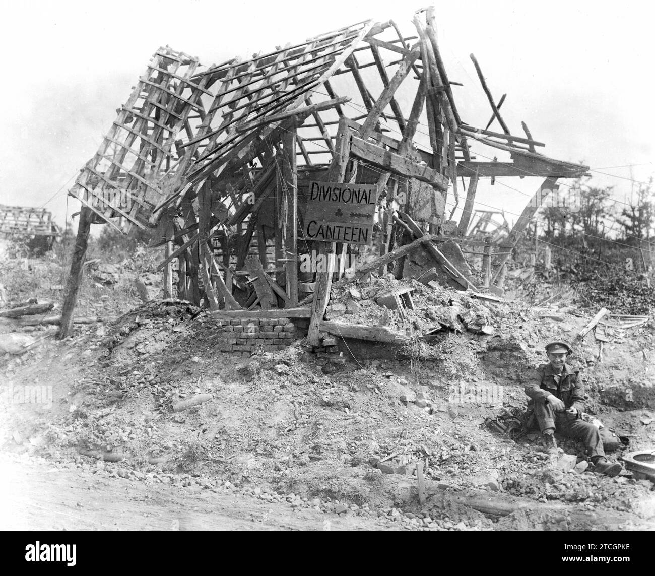 09/30/1916. Les destructions de la guerre. Restes d'une petite maison à l'entrée d'un village bombardé. Crédit : Album / Archivo ABC / Louis Hugelmann Banque D'Images