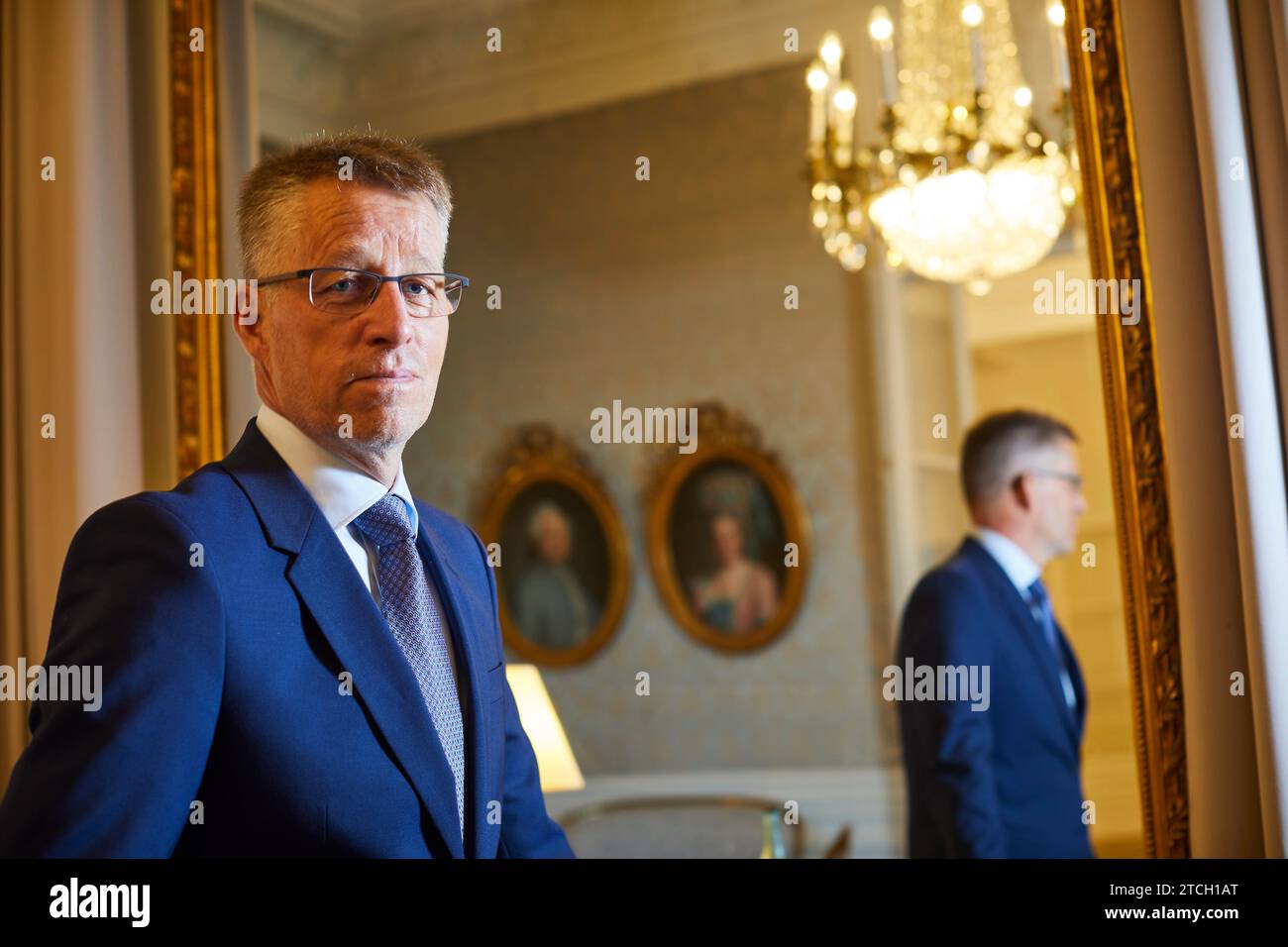 Madrid, 11/18/2021. Résidence officielle de l'ambassadeur de Suède en Espagne. Portraits posés de l'ambassadeur suédois Teppo Tauriainen. Photo : Guillermo Navarro. ARCHDC. Crédit : Album / Archivo ABC / Guillermo Navarro Banque D'Images