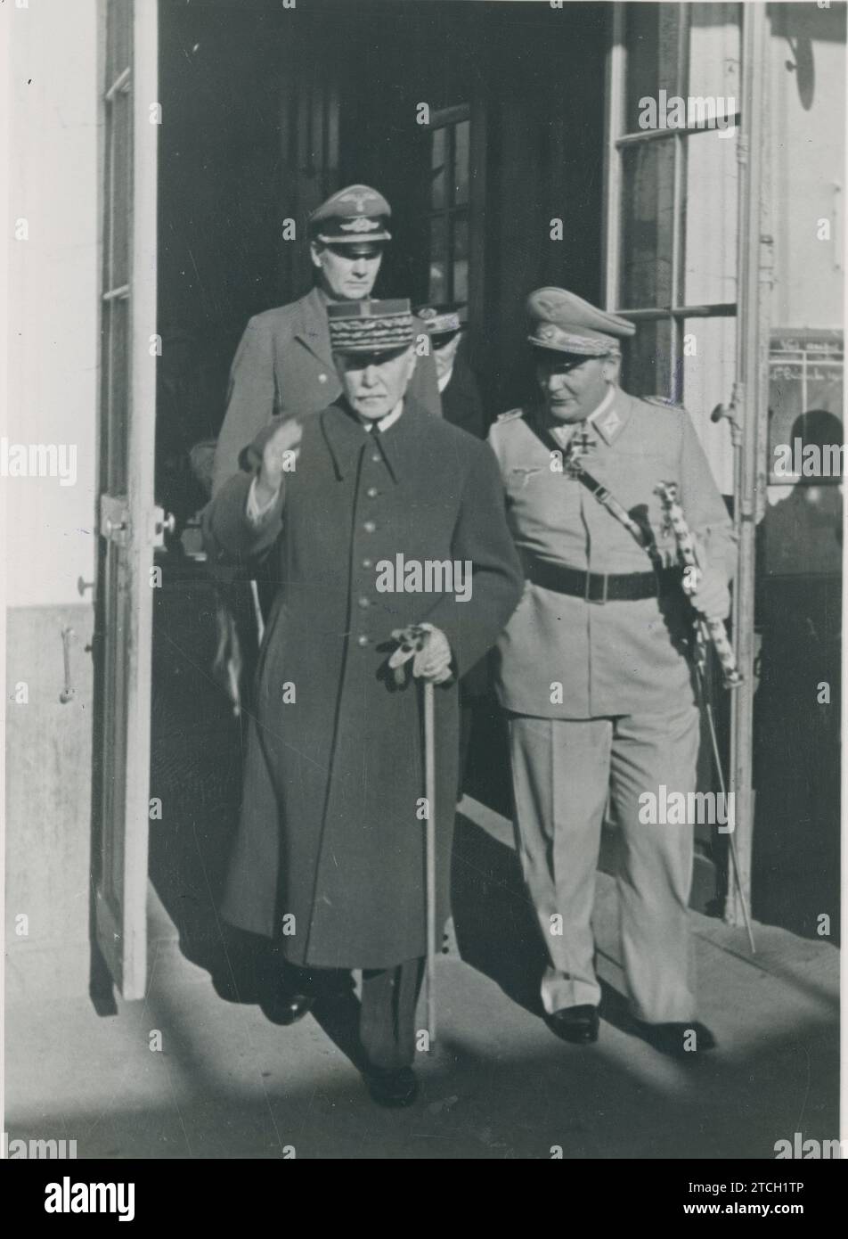 Vergigny (France), 12/01/1941. Le chef de l'Etat français de Vichy, le maréchal Pétain et le maréchal du Reich Hermann Goering, laissant leur interview à la gare Saint-Florentin - Vergigny. Crédit : Album / Archivo ABC / Transocean Banque D'Images
