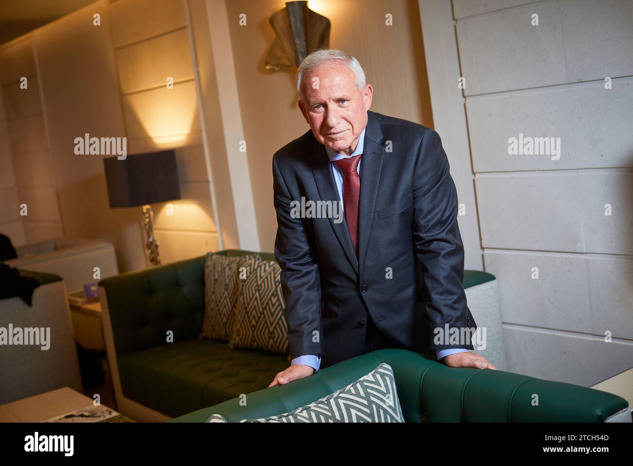 Madrid, 11/25/2021. Portraits posés et lors d’une interview avec AVI Dichter, politicien israélien, ancien ministre de l’intérieur et ancien directeur du Shin Bet, l’agence de sécurité israélienne. Photo : Guillermo Navarro. ARCHDC. Crédit : Album / Archivo ABC / Guillermo Navarro Banque D'Images