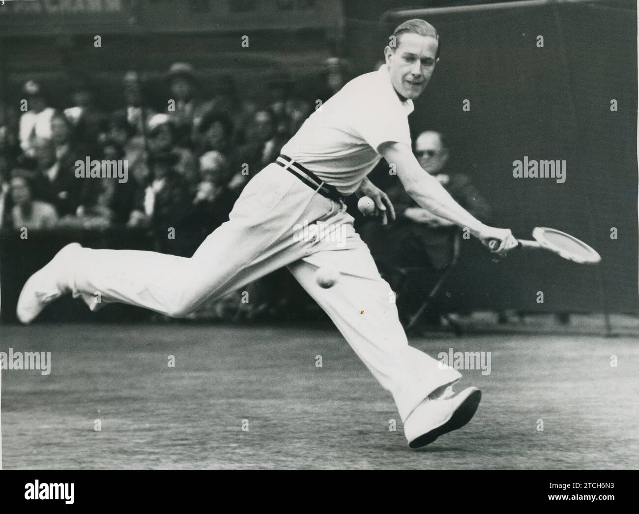 Londres (Royaume-Uni) 7/1/1936. Gottfried Von Cramm joue la demi-finale du championnat de Wimbledon contre HW Austin, qu'il bat. Crédit : Album / Archivo ABC / José Díaz Casariego Banque D'Images