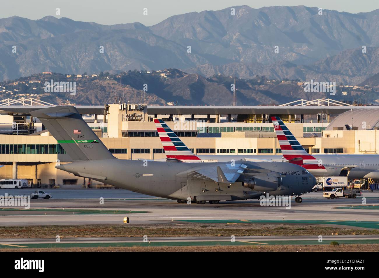 McDonnell Douglas, Boeing C-17a Globemaster III immatriculé 10-0219, roulait à LAX, à l'aéroport international de Los Angeles. Banque D'Images