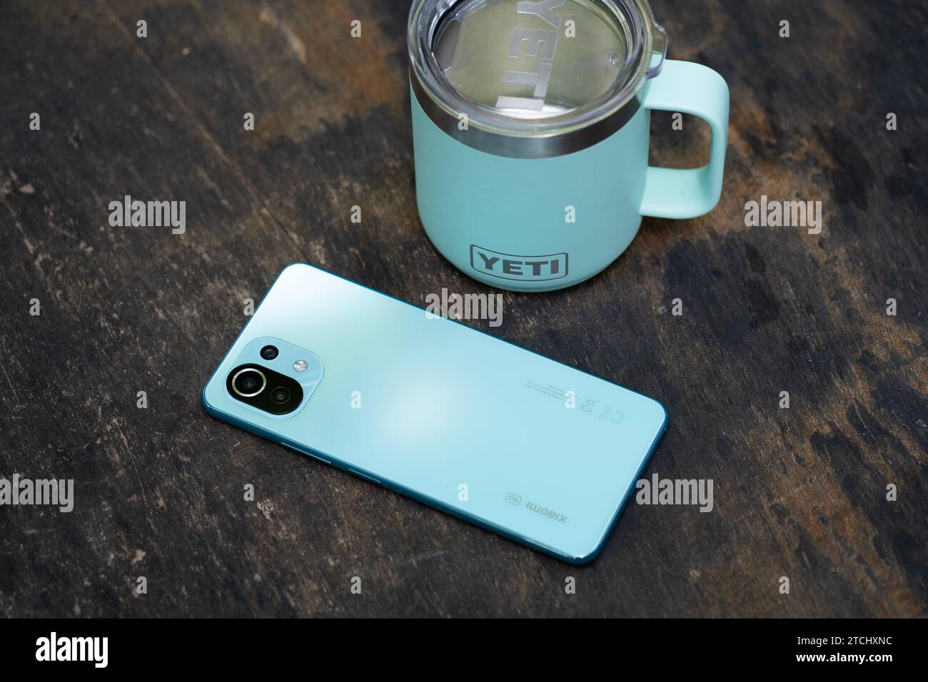HCMC, VN - smartphone Xiaomi 11 Lite pour un usage éditorial Banque D'Images
