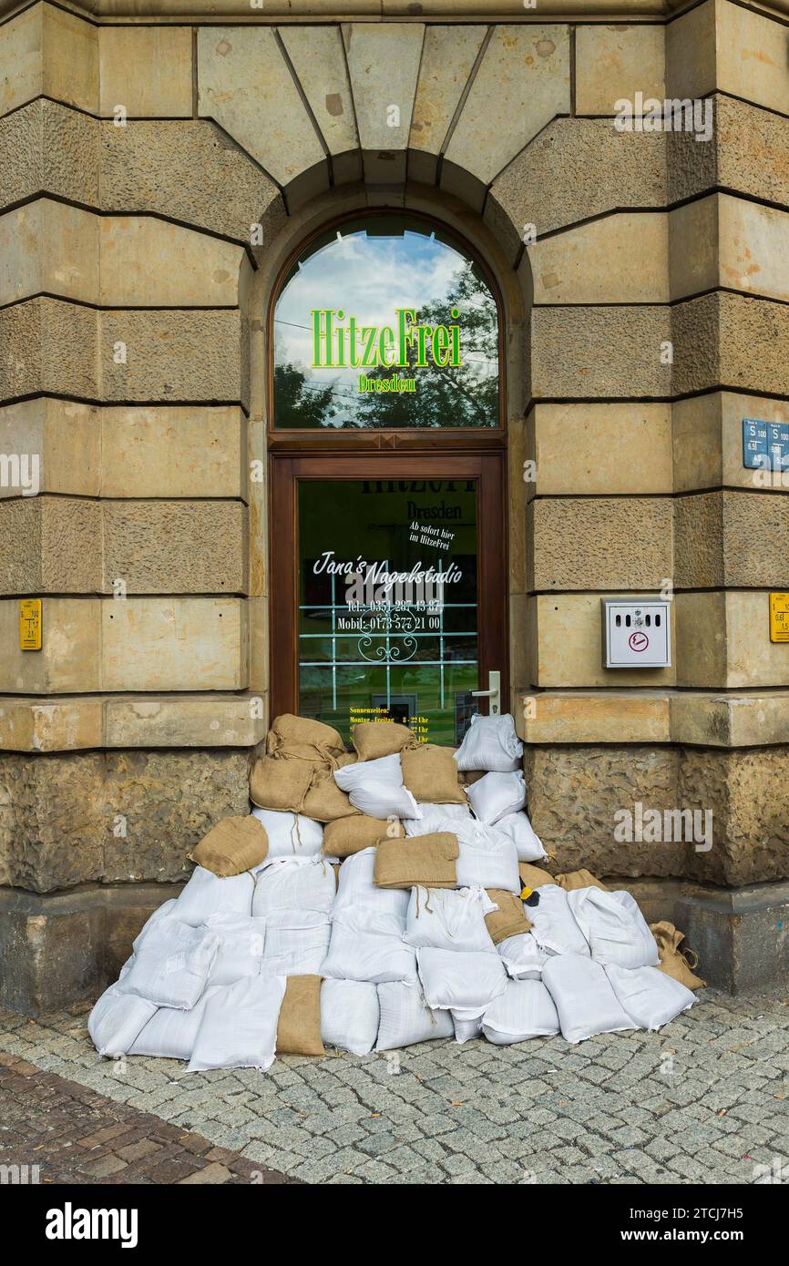 Mur de sacs de sable à Dresde Pieschen Banque D'Images